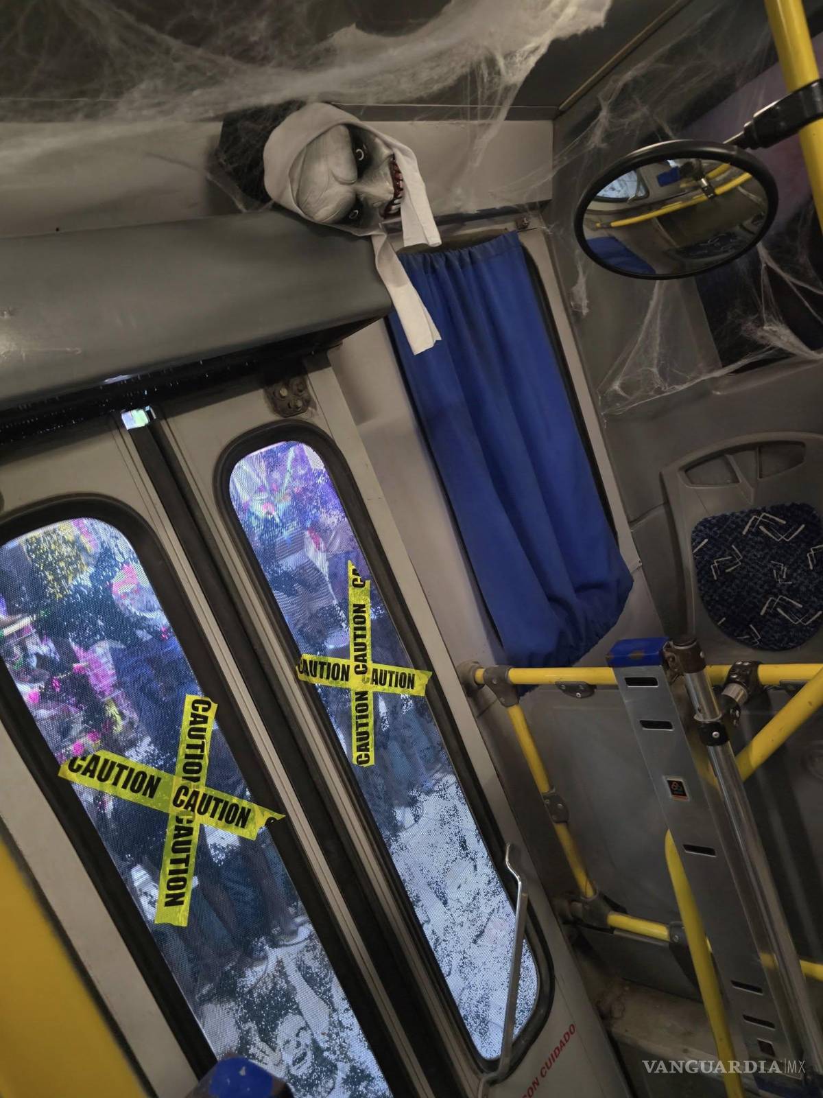 $!La creatividad y los detalles de Halloween hacen que el autobús sea irresistible para fotos y videos.