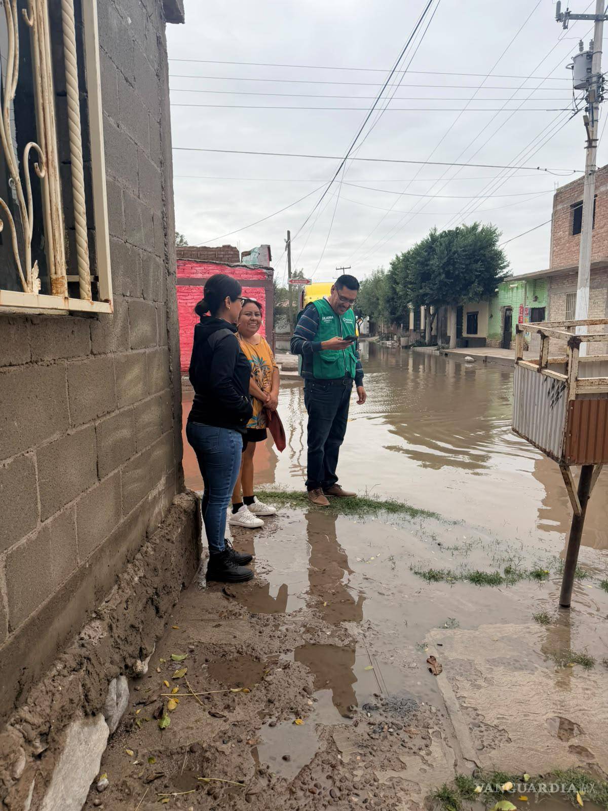 $!Protección Civil exhortó a la población a extremar precauciones y reportar situaciones de riesgo al 911 o a los teléfonos habilitados para emergencias.