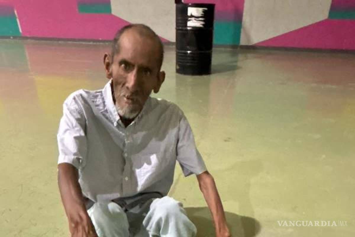 $!El equipo del DIF Frontera brindó aseo, ropa limpia y atención médica al beneficiario.