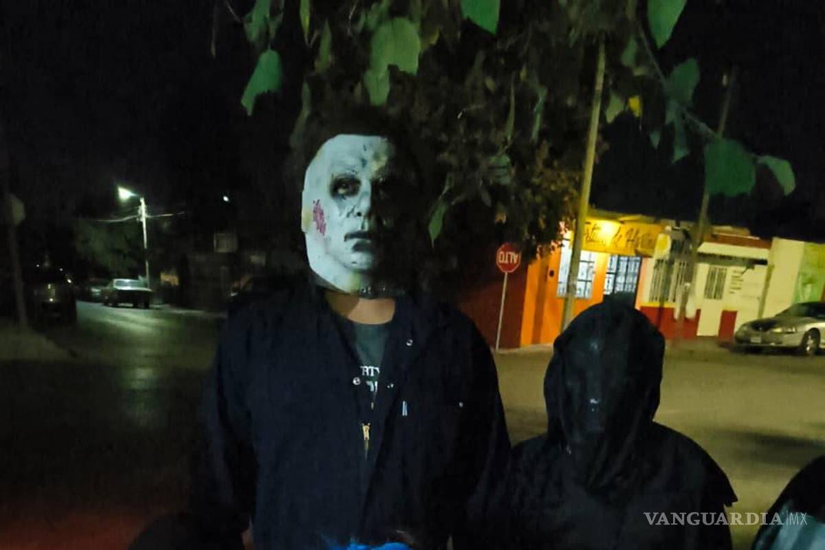 $!Padres y madres acompañaron a sus hijos en busca de dulces y diversión.