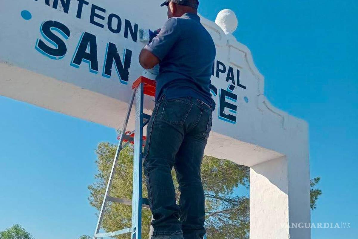 $!El camposanto fue acondicionado como parte de los preparativos del Día de Muertos.