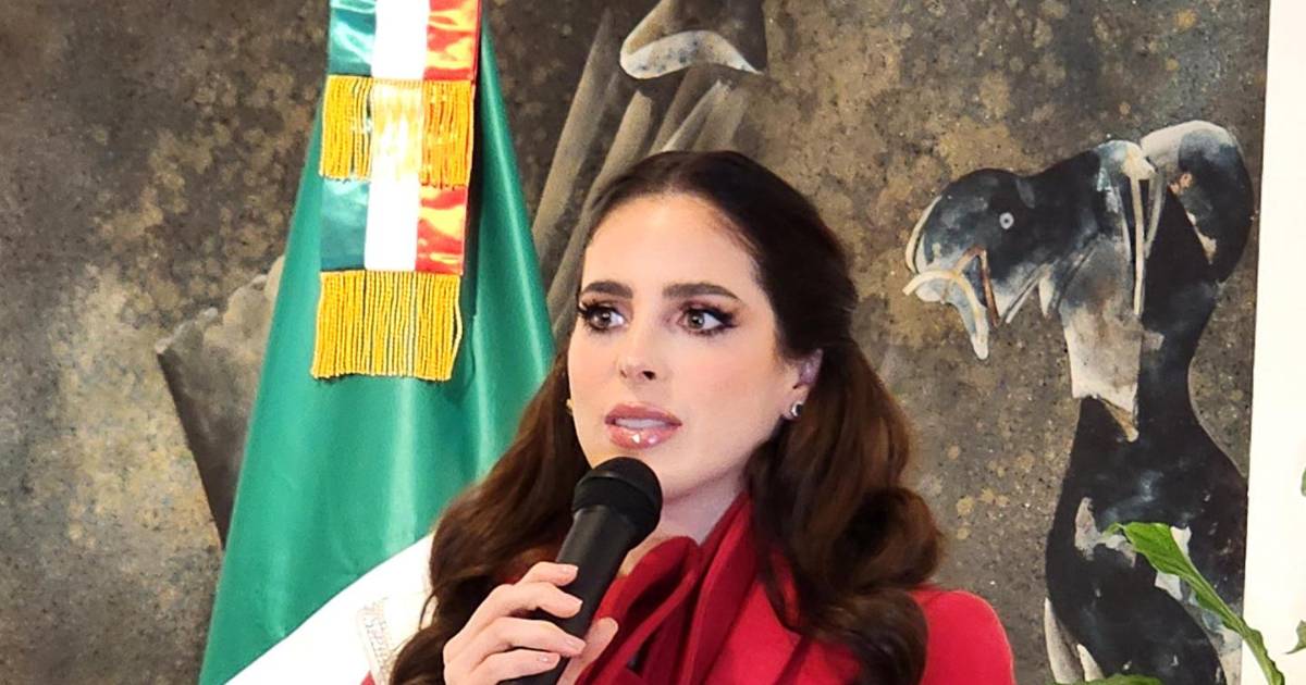 Miss Universo expresa su apoyo a la comunidad de inmigrantes a su llegada a Nueva York