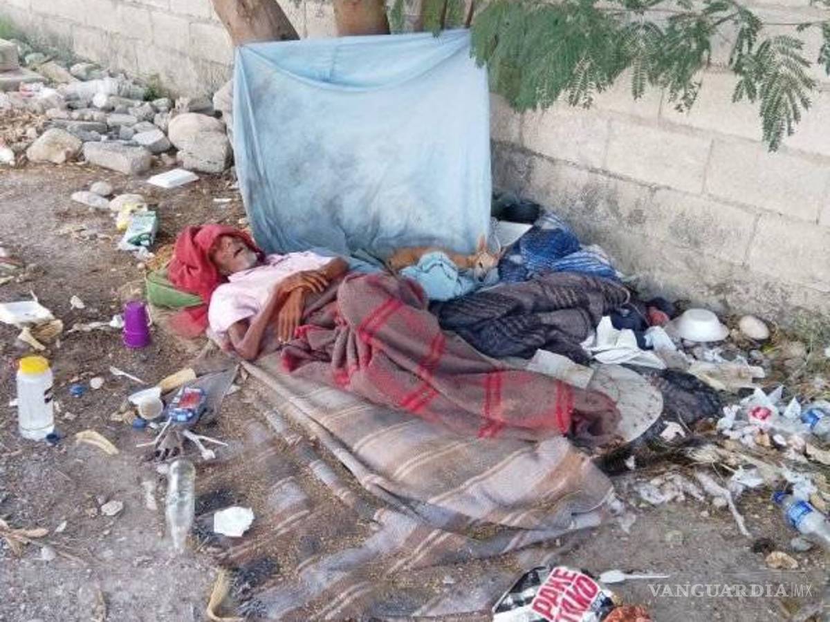 $!Don Miguel fue trasladado al hospital tras recibir atención y el acompañamiento de personal municipal.