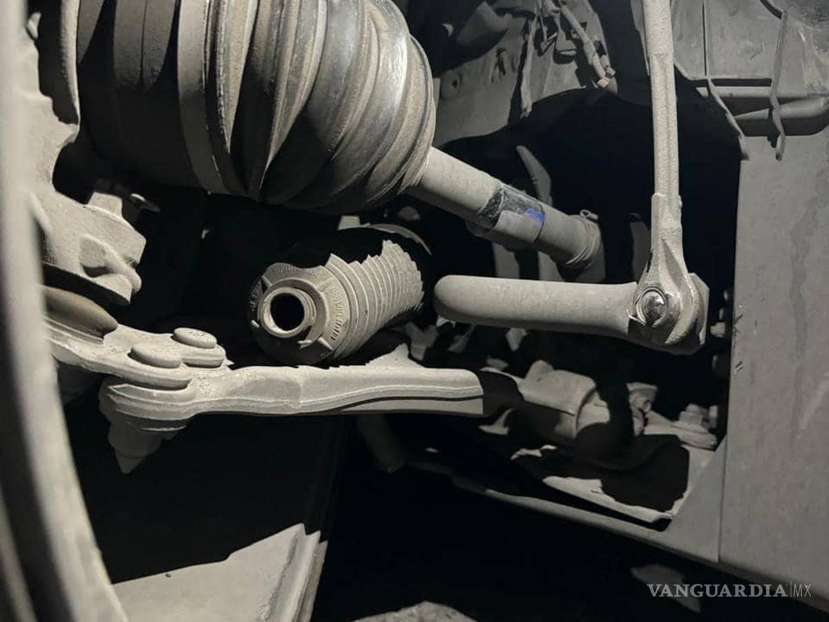 $!De acuerdo con la asistente del Obispo, la vida de Raúl Vera estuvo en peligro debido a la falta de mantenimiento del coche.