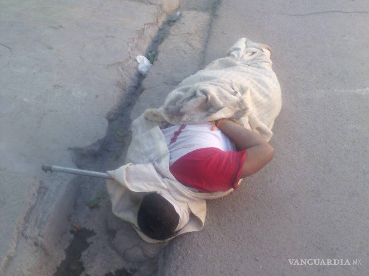 $!Encuentran cadáver estrangulado y encobijado en Torreón