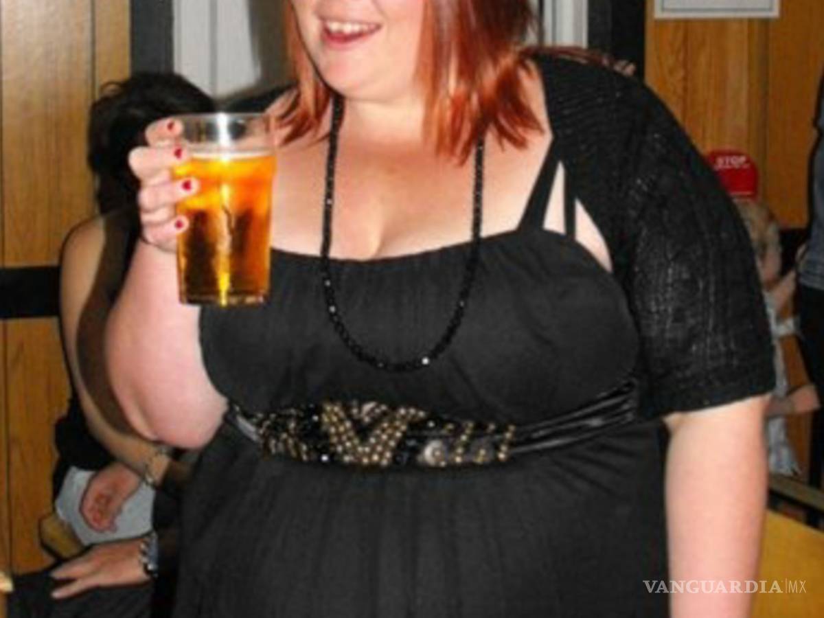 $!Mujer logró bajar la mitad de su peso después de abandonar el refresco