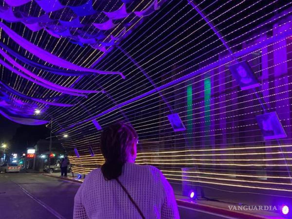 $!El Puente Internacional de Piedras Negras fue el escenario de una conmemoración especial donde mujeres recordaron la lucha histórica por sus derechos.