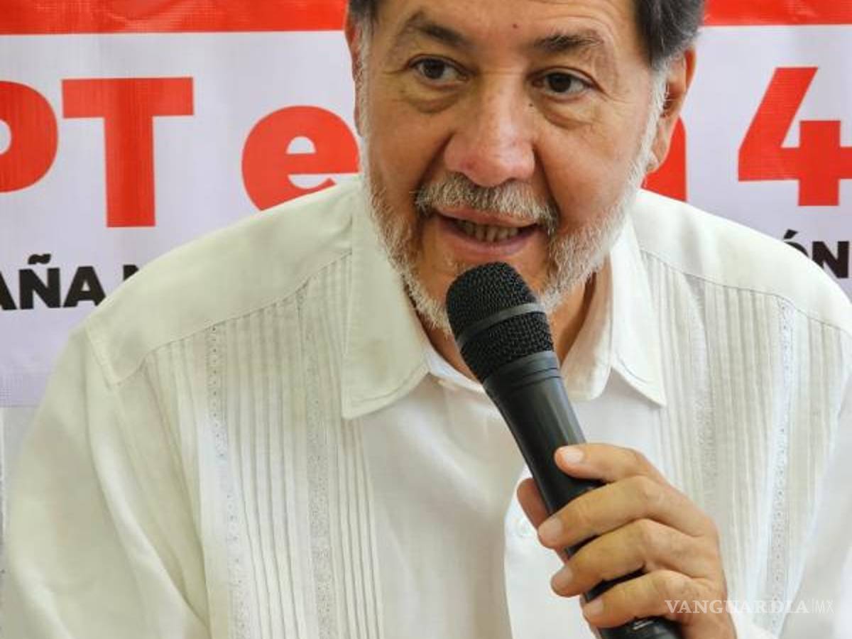 $!Fernández Noroña expresó su repudio a la posición del Poder Judicial que pretende detener el reparto de los libros de texto gratuito.