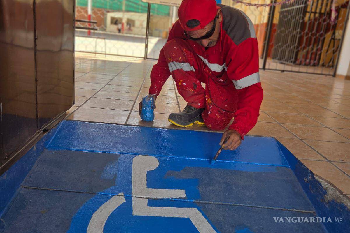 Refuerza accesibilidad urbana con trabajos de señalización incluyente en Torreón