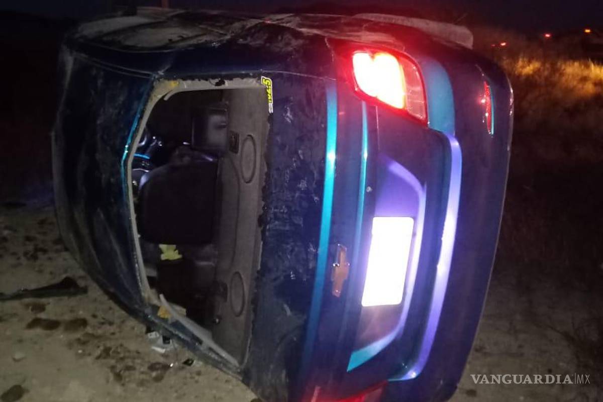 Reportan tres heridos en volcadura sobre carretera Los Pinos en Ramos Arizpe