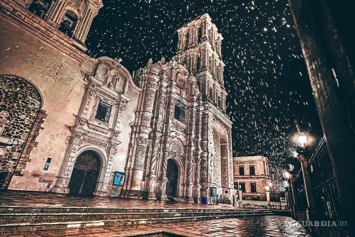 $!El centro de Saltillo amaneció cubierto de aguanieve, mientras las principales vialidades se mantuvieron resbaladizas durante la mañana.