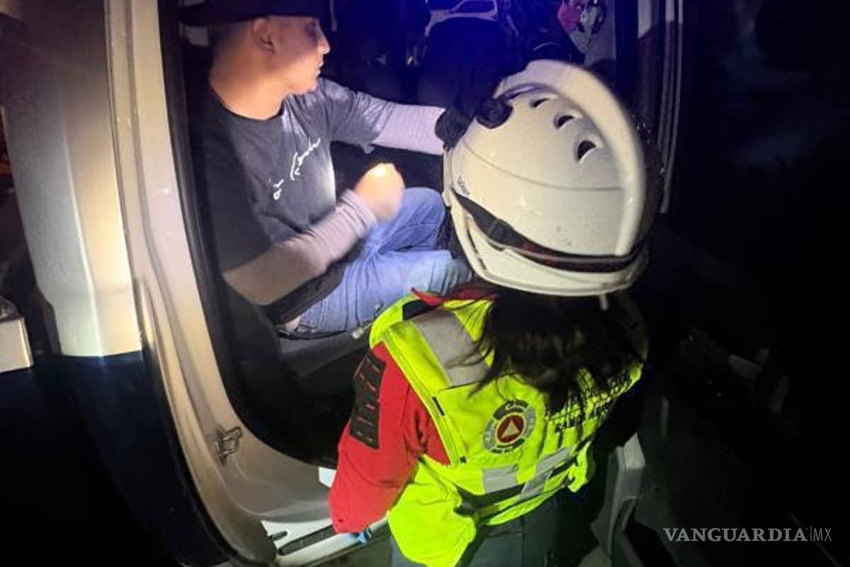 $!El conductor fue detenido por la Policía Municipal tras confirmarse que manejaba en estado inconveniente.