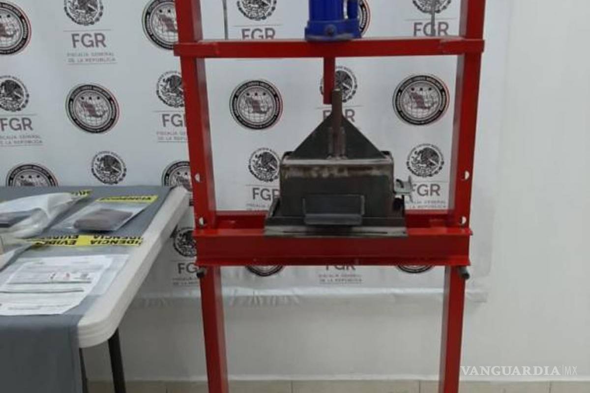 $!En el lugar también se aseguró una prensa hidráulica, informó la Fiscalía General de la República (FGR).
