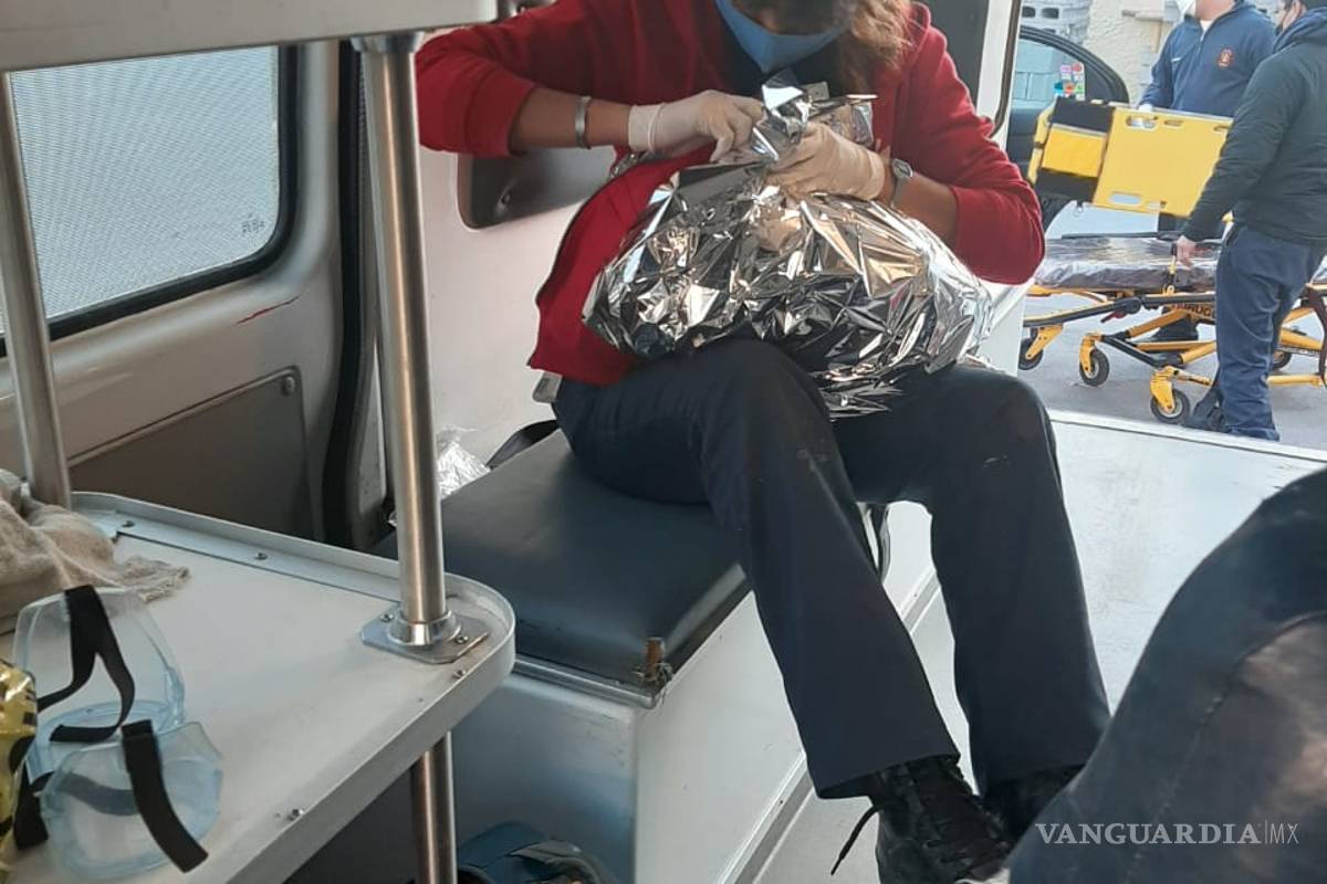 Bomberos atienden parto en la estación Morelos