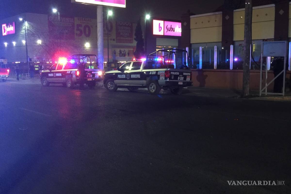 $!Afirman hay saqueos en Saltillo; evacuan varias tiendas