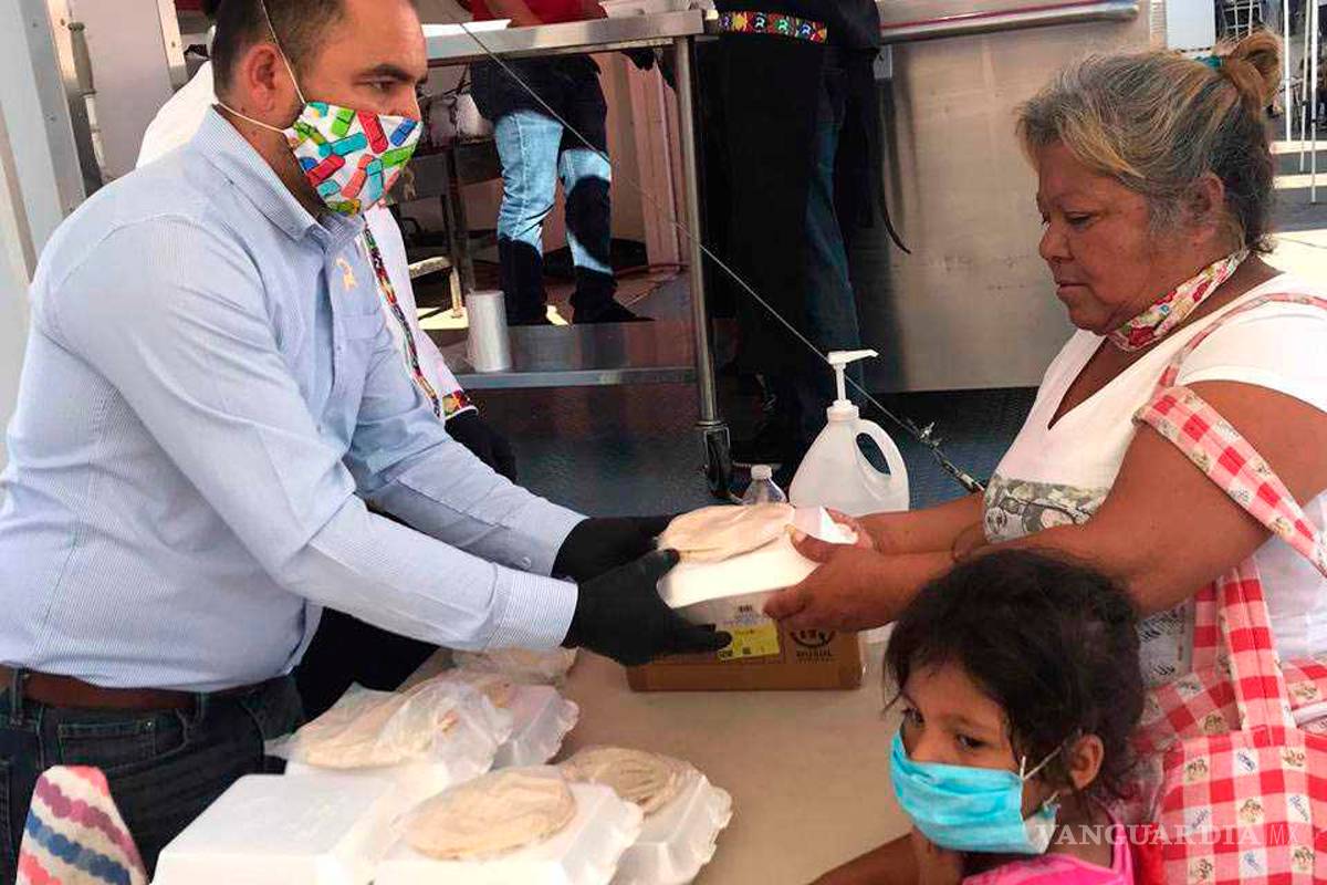 Continúan Banco de Alimentos y restauranteros con entrega de platillos en Saltillo