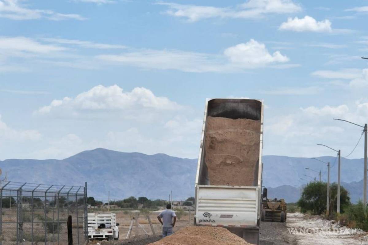Desarrollan acciones de drenaje y pavimentación en ejidos de Torreón