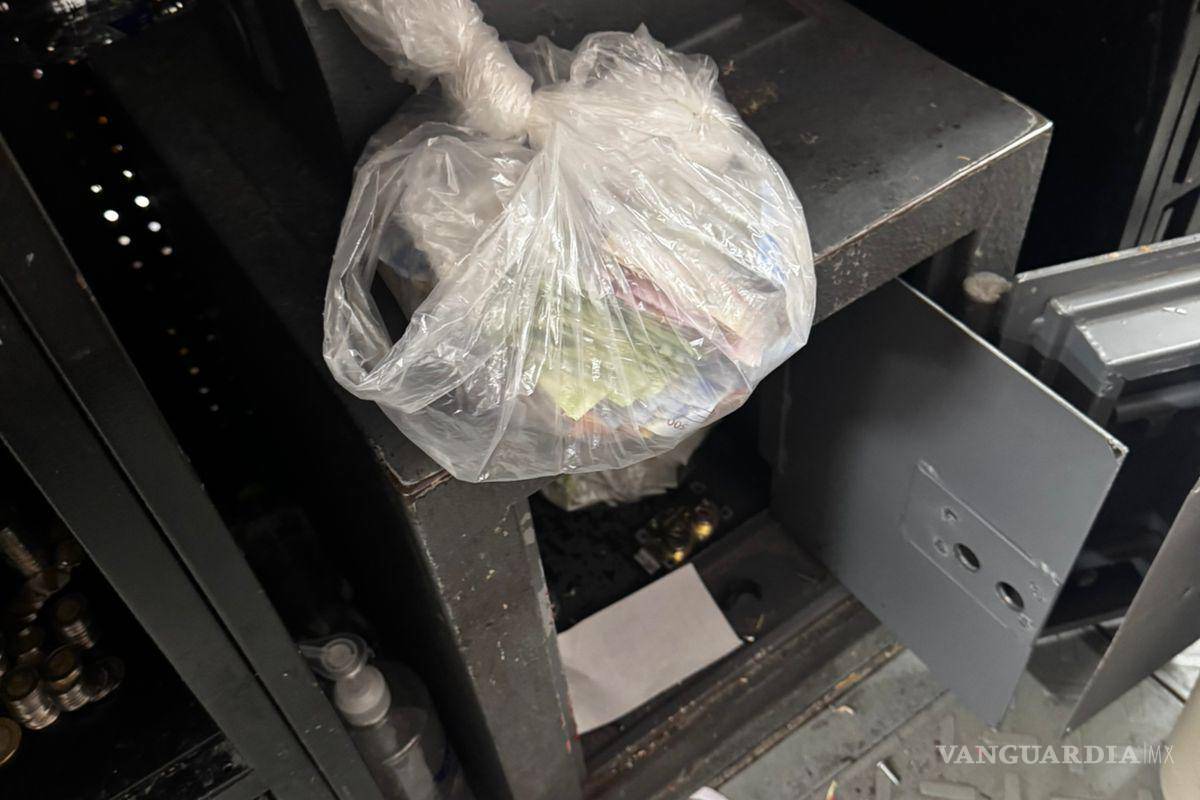 Empleada de tienda de conveniencia saquea caja fuerte para depositar dinero en distintas cuentas, en NL