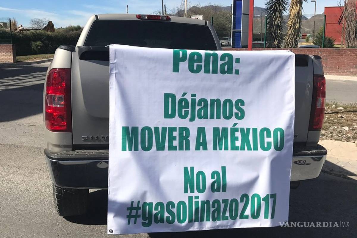 Se manifiestan transportistas de Saltillo contra el gasolinazo