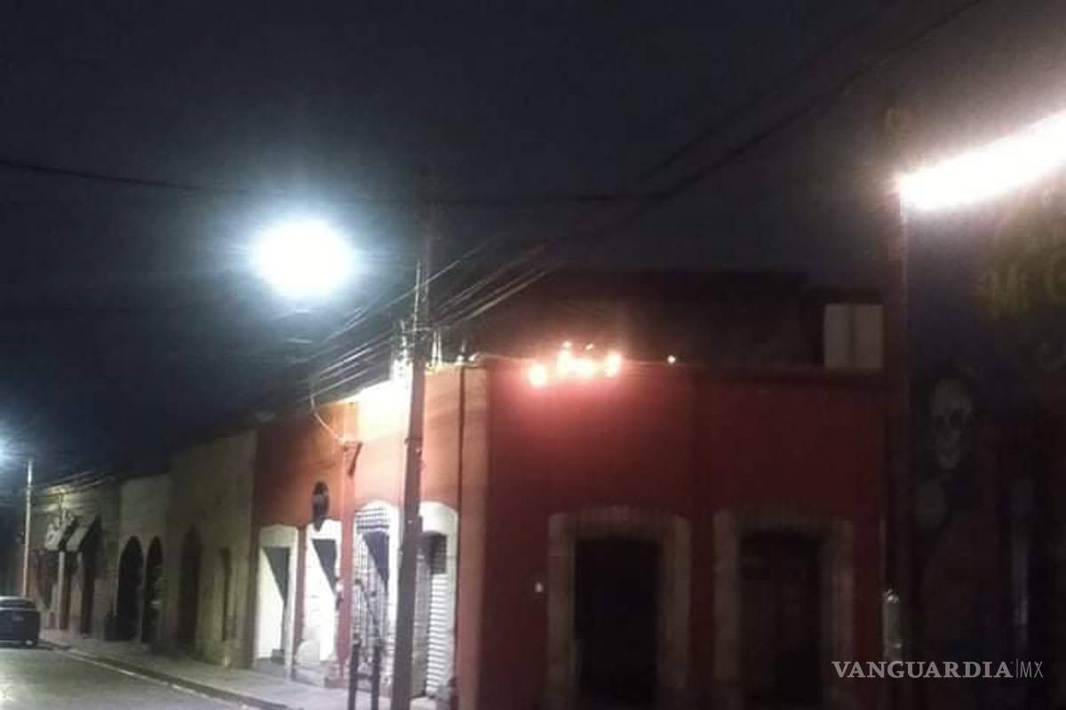 Reportan conato de incendio por corto circuito en centro de Saltillo