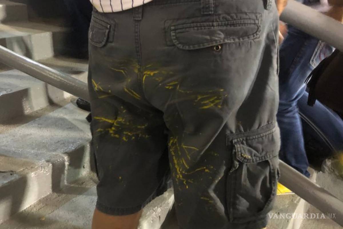 Acaban llenos de pintura aficionados de los Olmecas