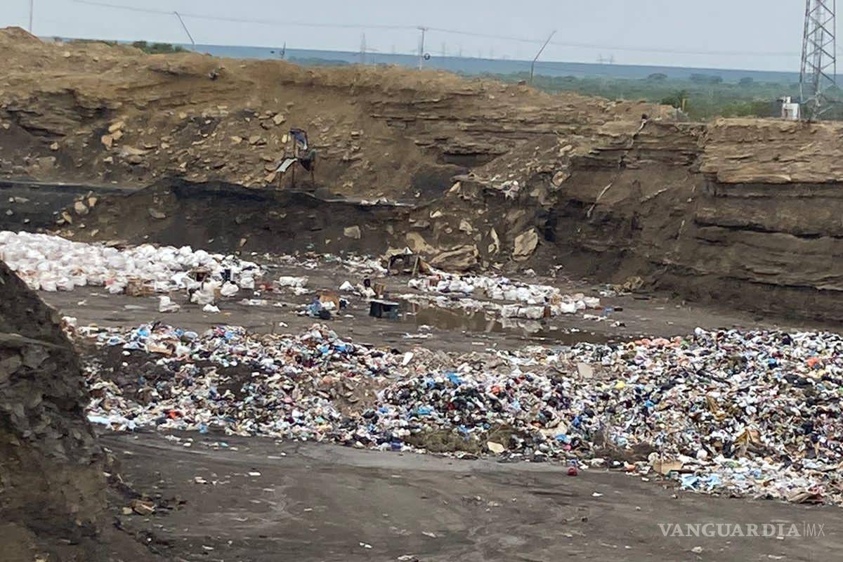 Pobladores de Cloete, Sabinas exigen tapen minas abandonadas que eran basureros