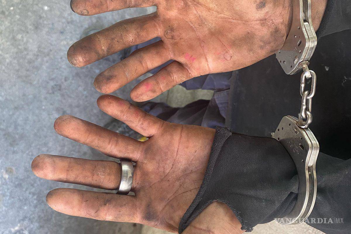 Enmascarado es detenido iniciando un incendio en Guadalupe, Nuevo León