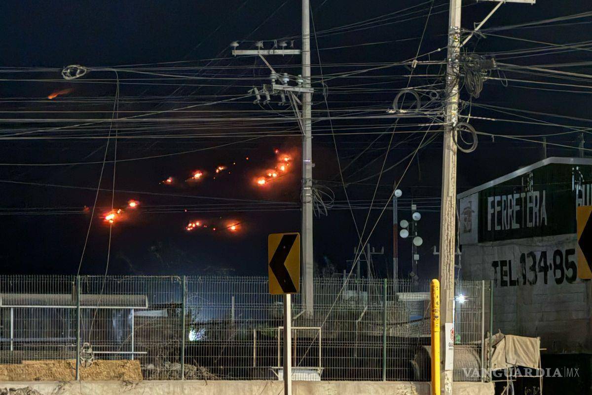 Se incendian cerros al poniente del Saltillo