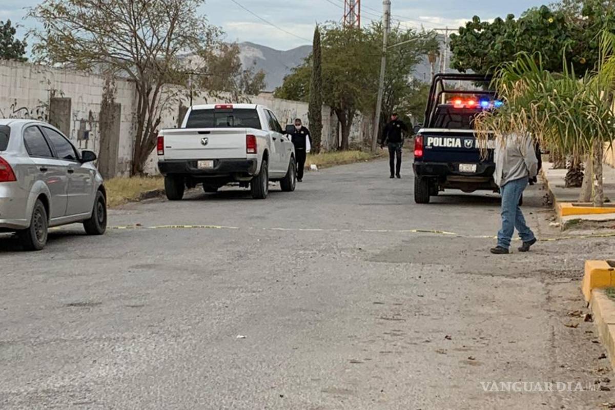 Hallan cuerpo embolsado y envuelto en sábana en Torreón