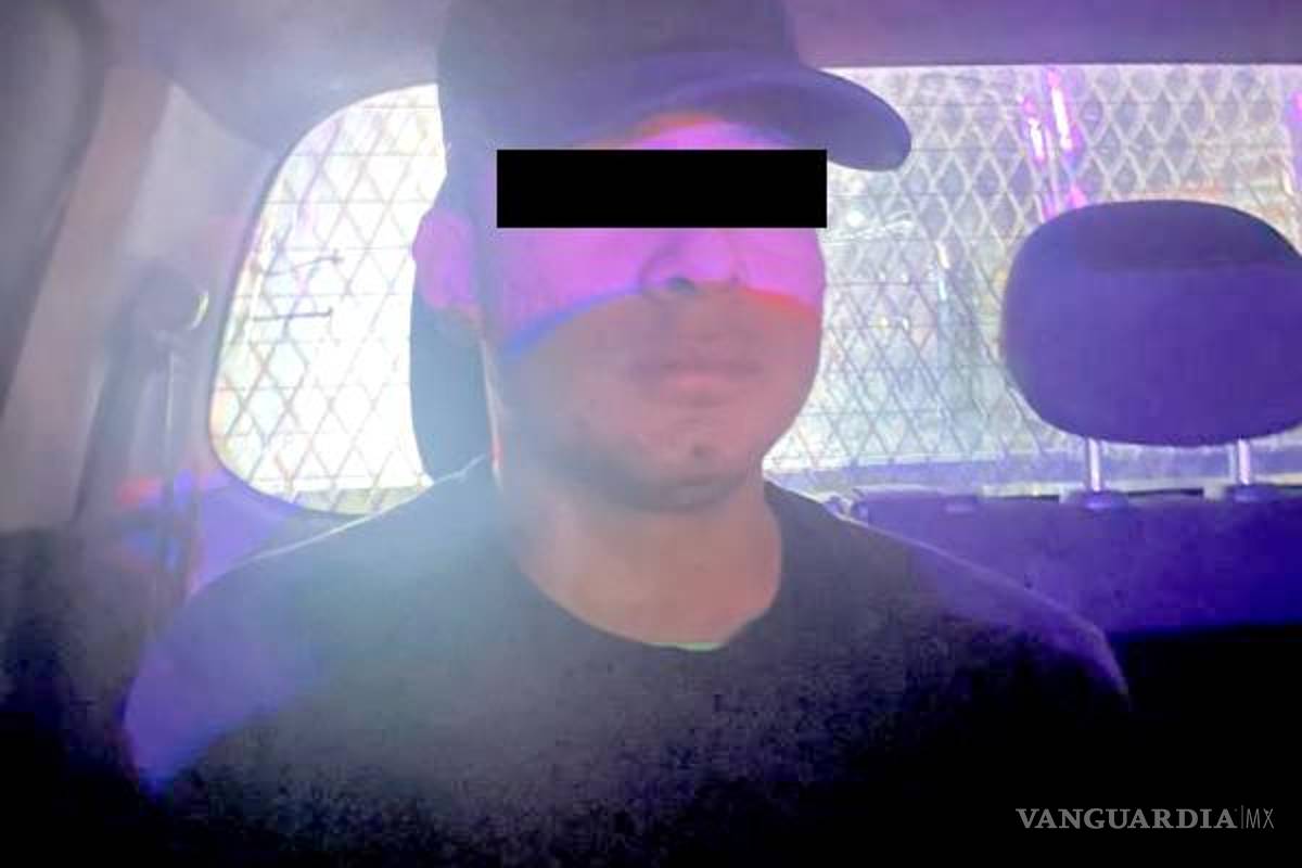 Detienen a falso elemento de la Fiscalía que extorsionaba a automovilistas, en Saltillo