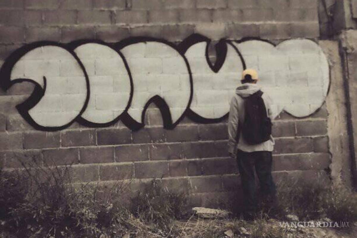 Amigos y familiares extrañarán a Gerardo ‘el topo’; colocan memorial donde murió atropellado en Saltillo