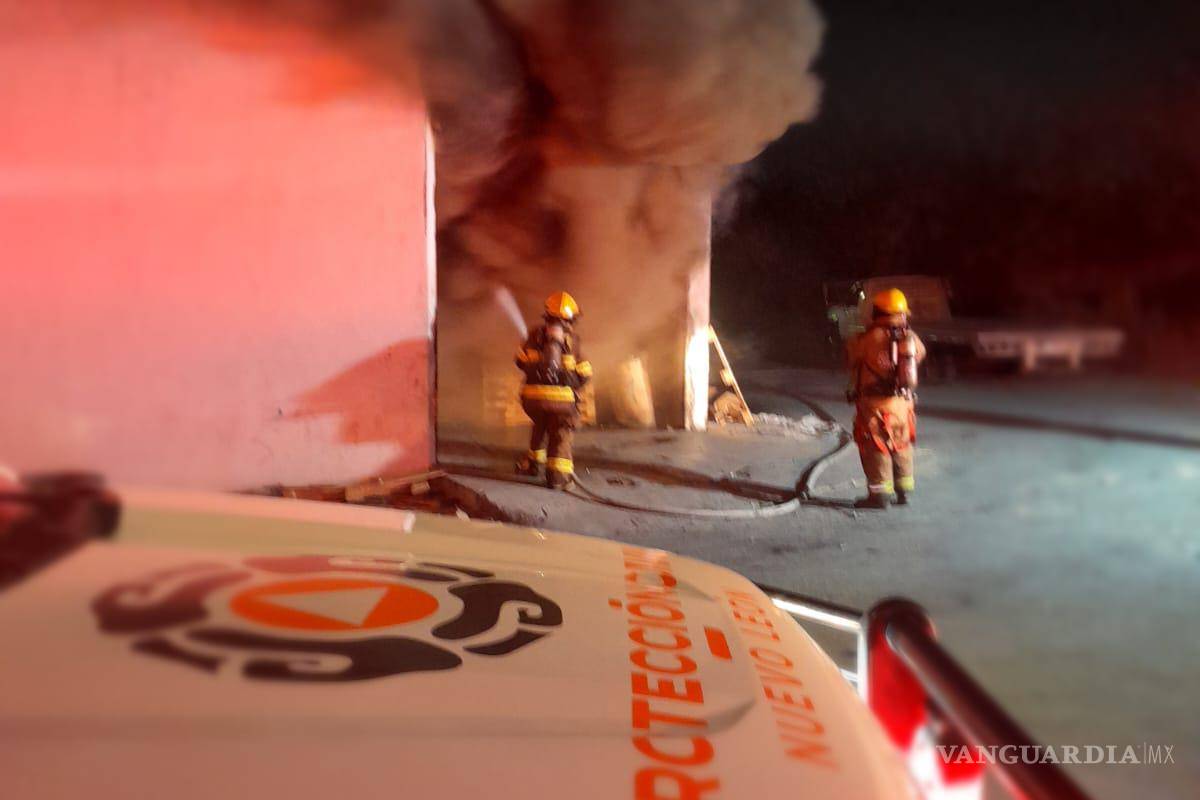 Nuevo León: Incendio en tarimera movilizó a los Bomberos y Protección Civil en Apodaca