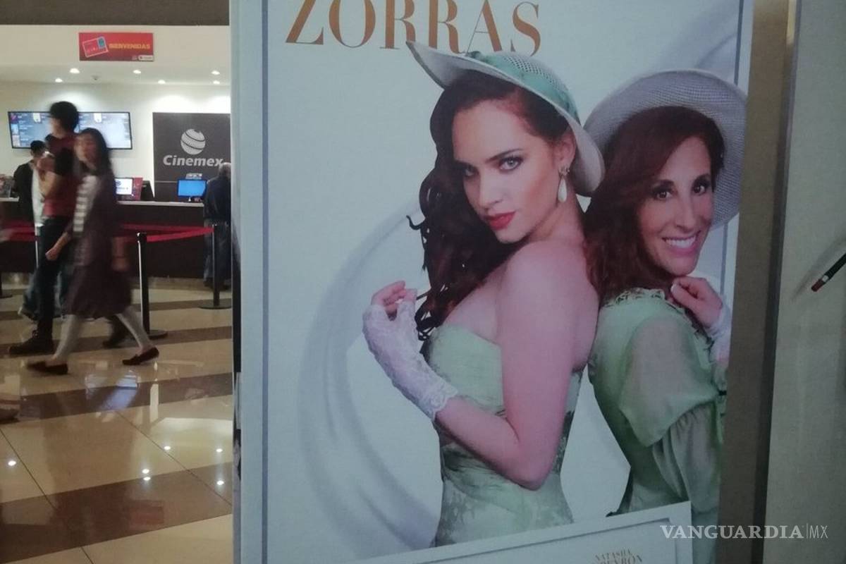 Por decir 'zorras', cartel de 'La boda de mi mejor amigo' genera polémica