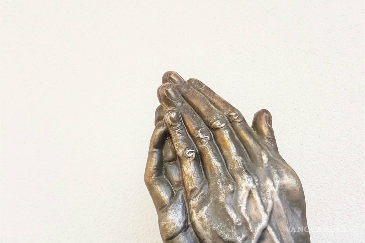 Santas y santos que no son santos ni santas