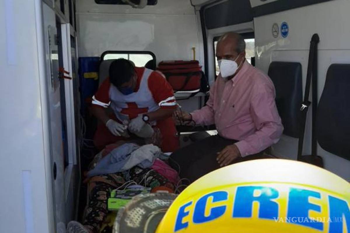 $!Otros 14 fueron llevados al Hospital General Amparo Pape de Benavides donde personal médico estableció su salud.