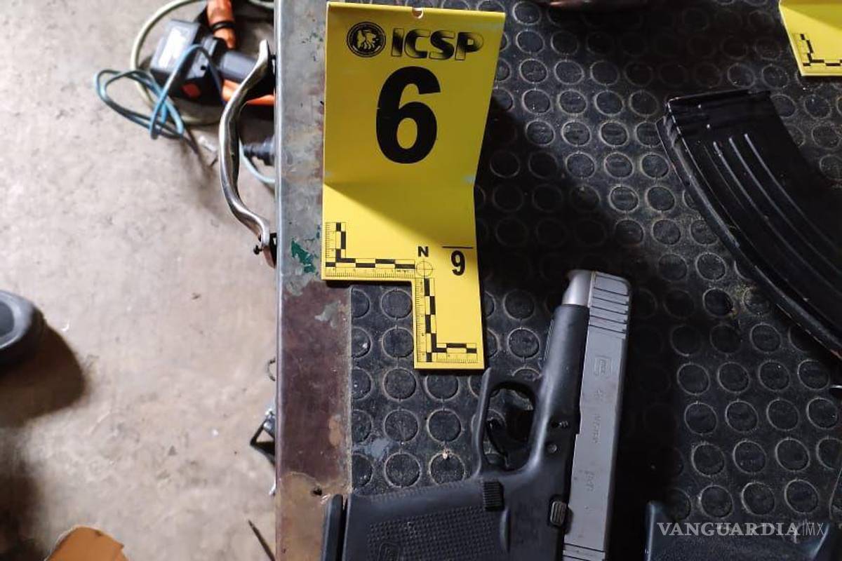 Agentes catean dos viviendas en Monterrey por narcomenudeo