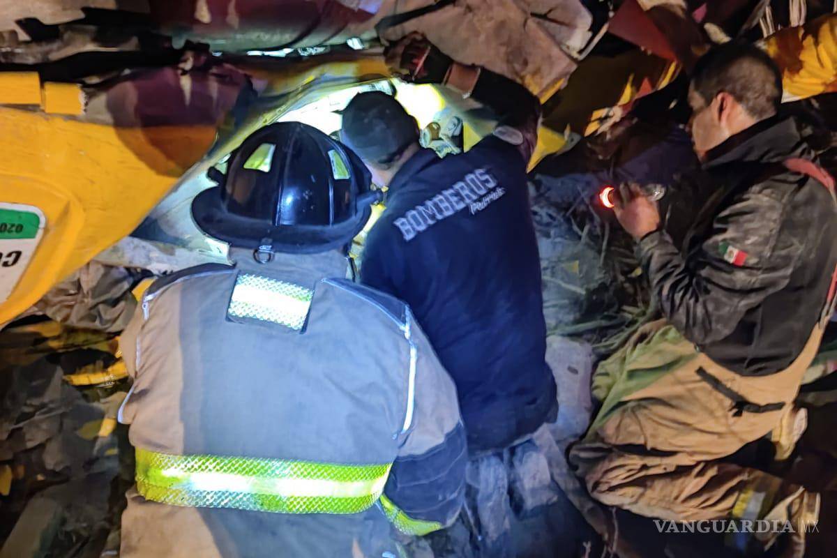 Trailero termina prensado en la carretera Matamoros-Mazatlán