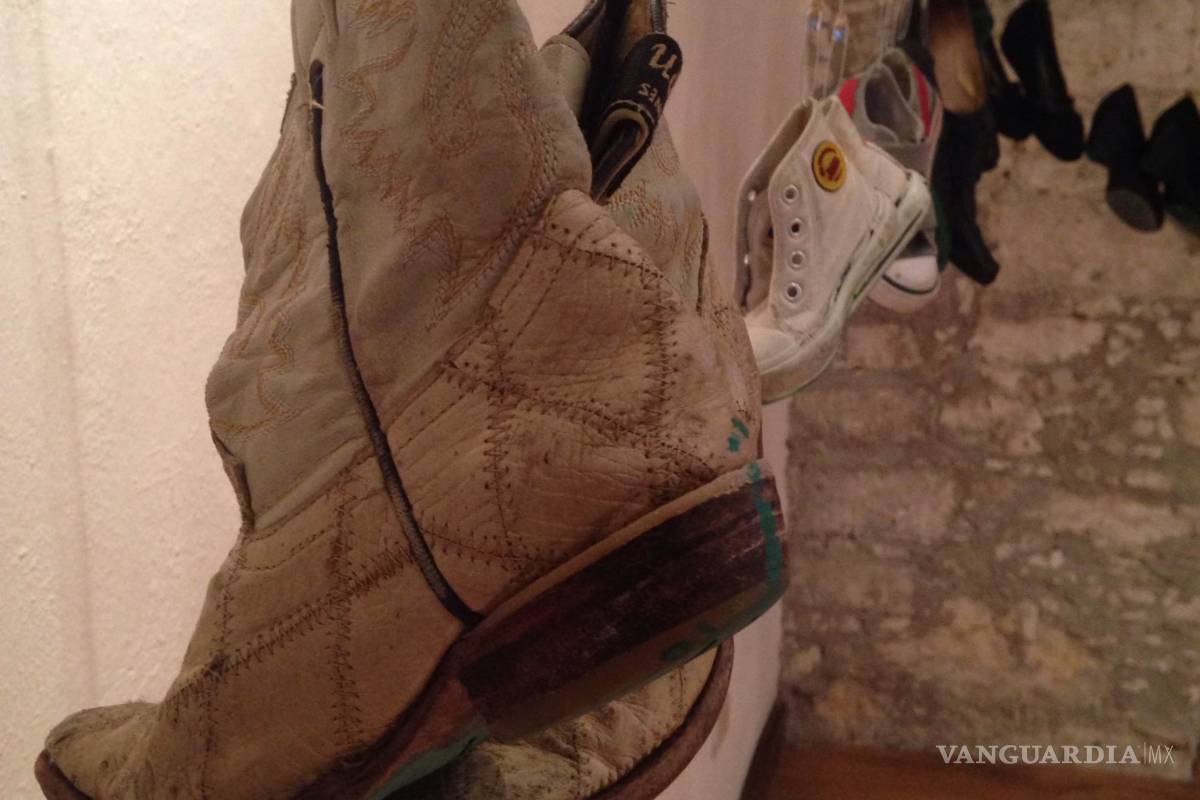 Realizan exposición en honor a desaparecidos; se titula 'Huellas de la memoria'