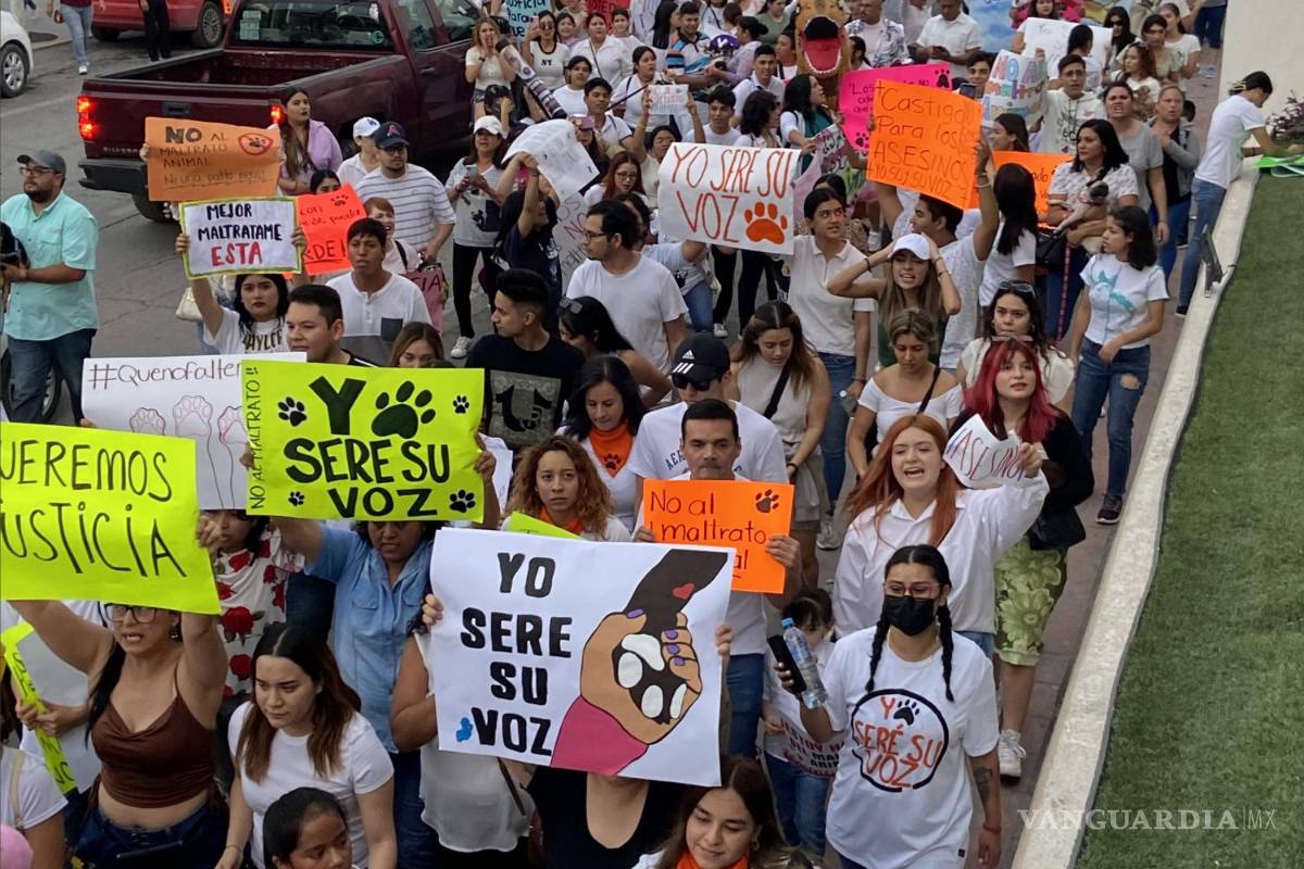 ‘Bomberos asesinos’; ciudadanos exigen justicia por muerte de perritos en Monclova