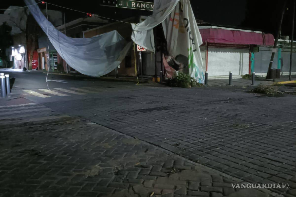 ¡Precaución! Rachas de viento de hasta 110 km/hr, lluvia y granizo causan caos en Nuevo León