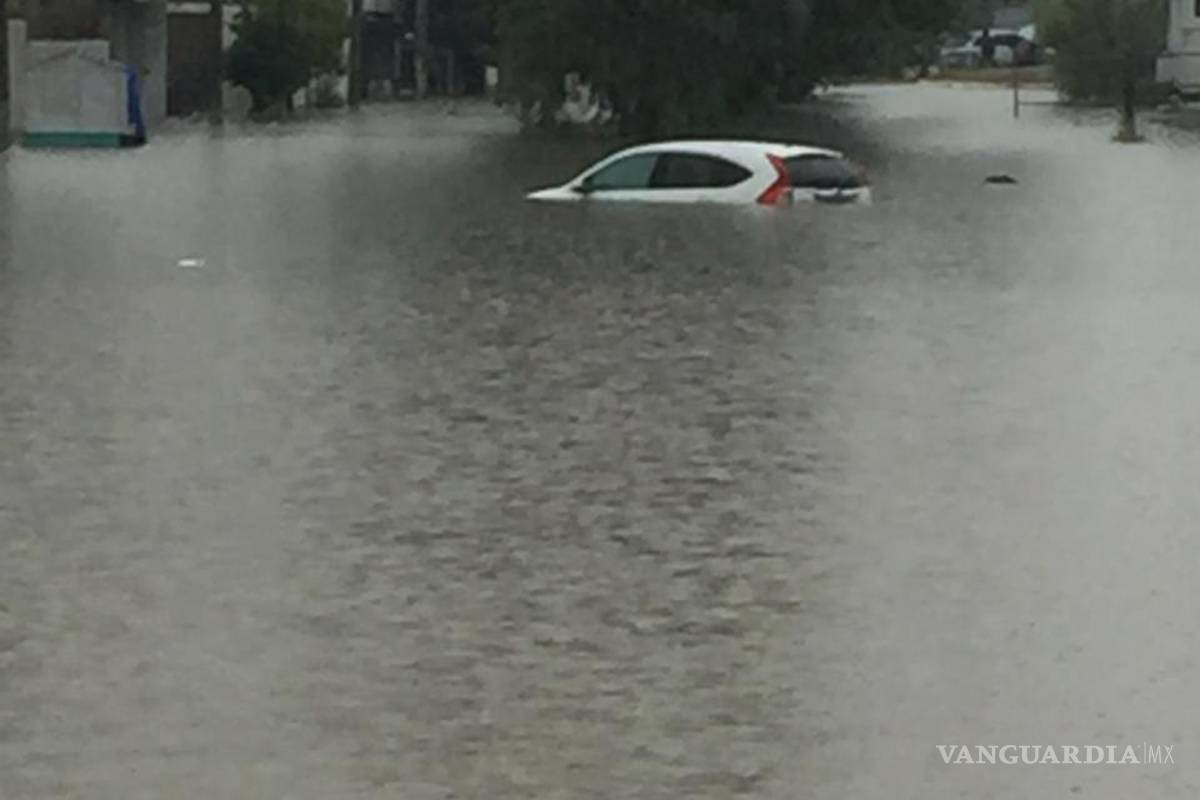 $!Intensas lluvias inundan de nuevo a Torreón, Coahuila