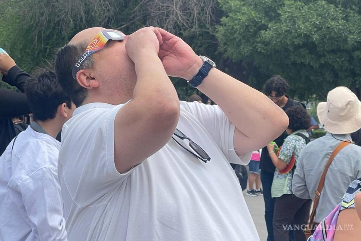 Así se vivió el Eclipse Solar en la Explanada de Rectoría de la Universidad Autónoma de Nuevo León (UANL)