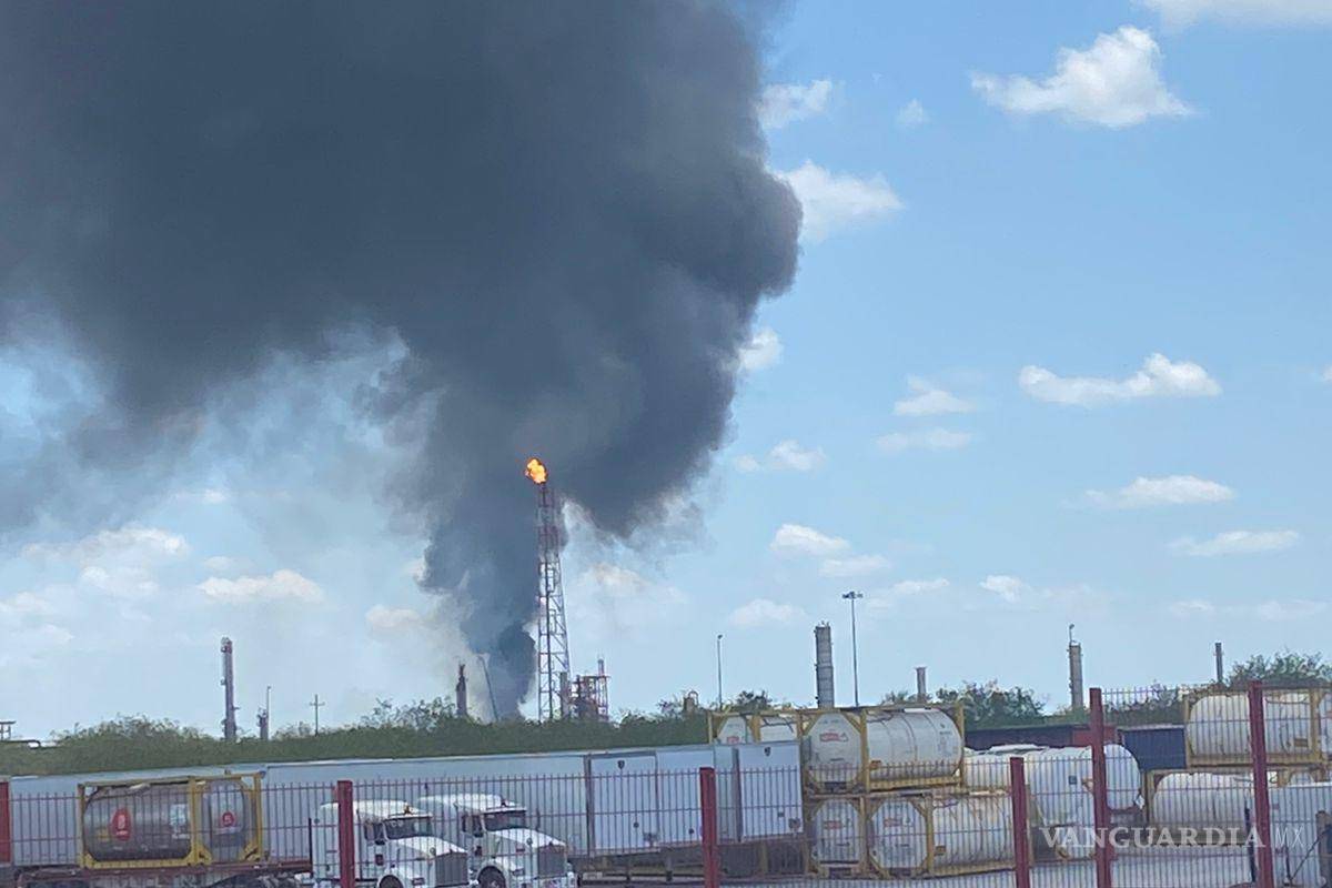 Incendio en la Refinería de Pemex en Cadereyta, NL causa movilización