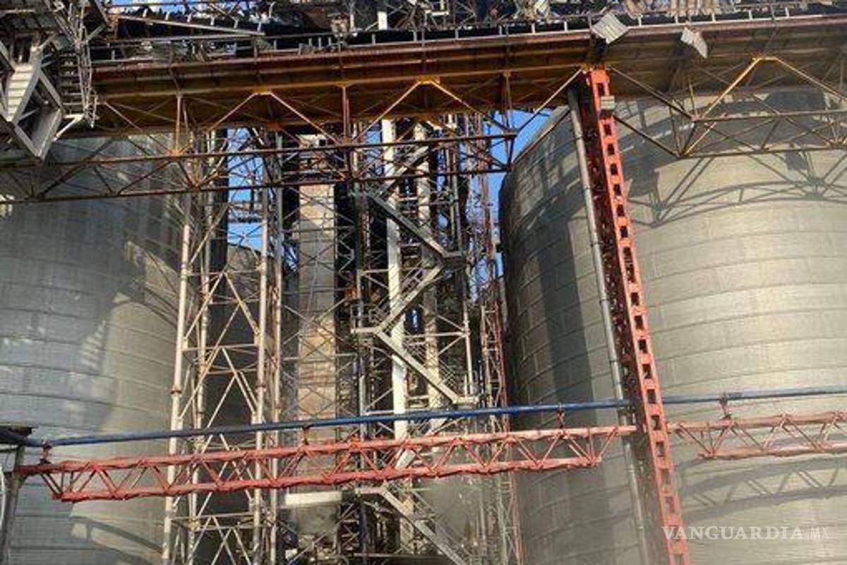 Rusia bombardea el puerto de Odesa, precios de granos repuntan tras ataque