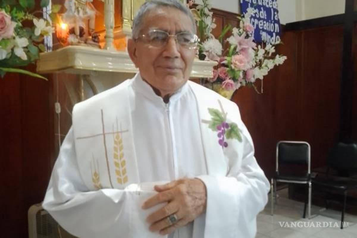 Saltillo: Con fe y esperanza, busca el padre Hilario ayuda para su doble operación
