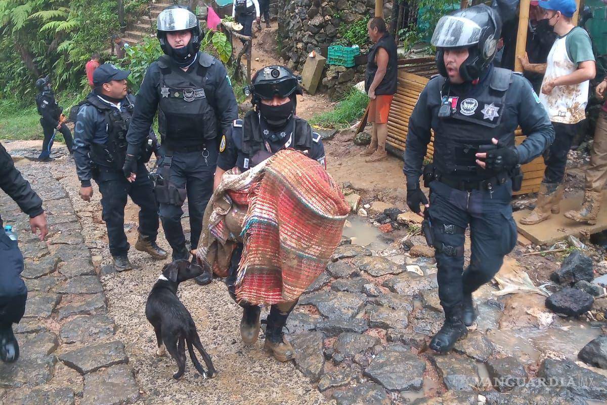 ¡Tragedia! Familia muere sepultada tras paso de ‘Grace’ por Veracruz