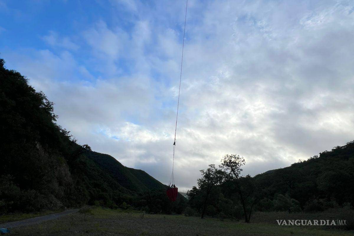 Combaten por vía aérea incendio en ‘El Diente’, al sur de Monterrey