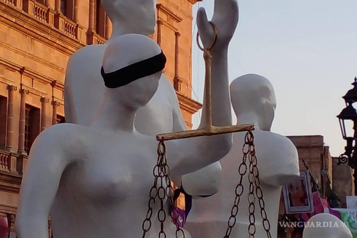 $!Realizan ‘Antimonumenta’ para denunciar la violencia de género en el 8M