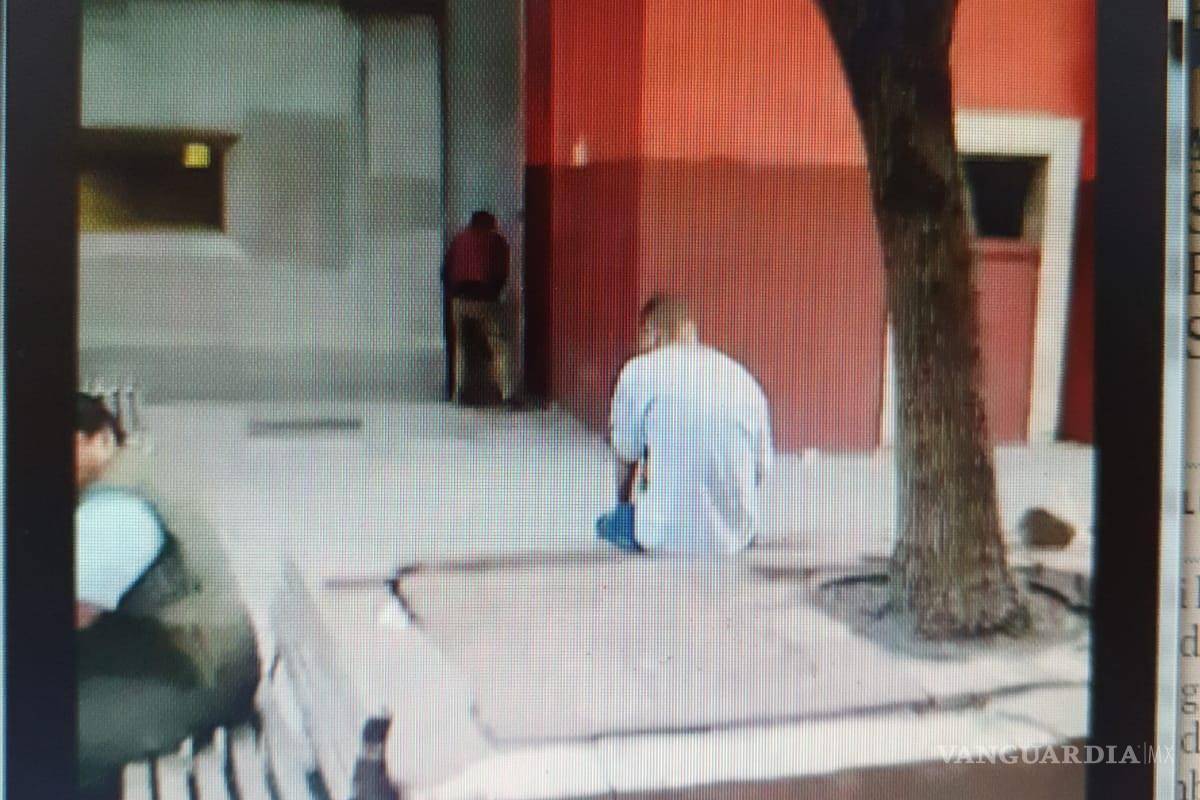 Convierten callejón de Ocampo en baño público; en pleno corazón del centro histórico