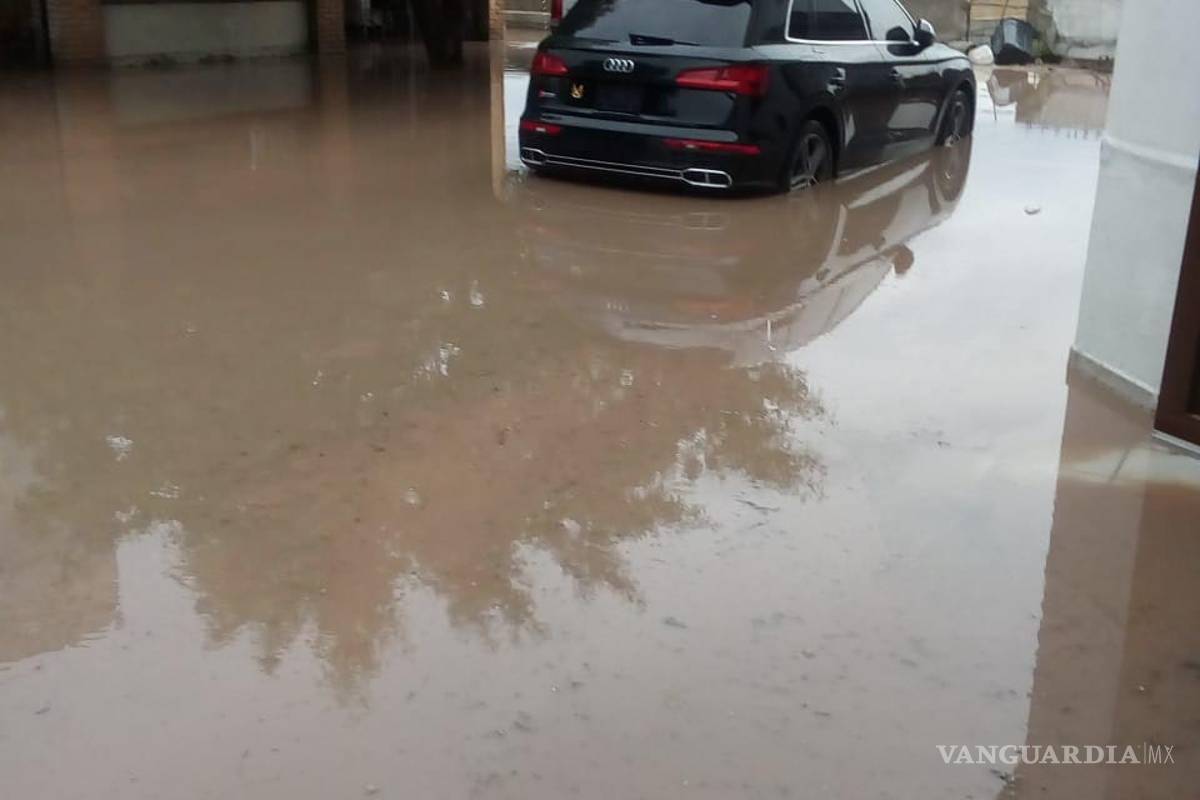 Acusan a hotel de inundaciones en colonia de Saltillo